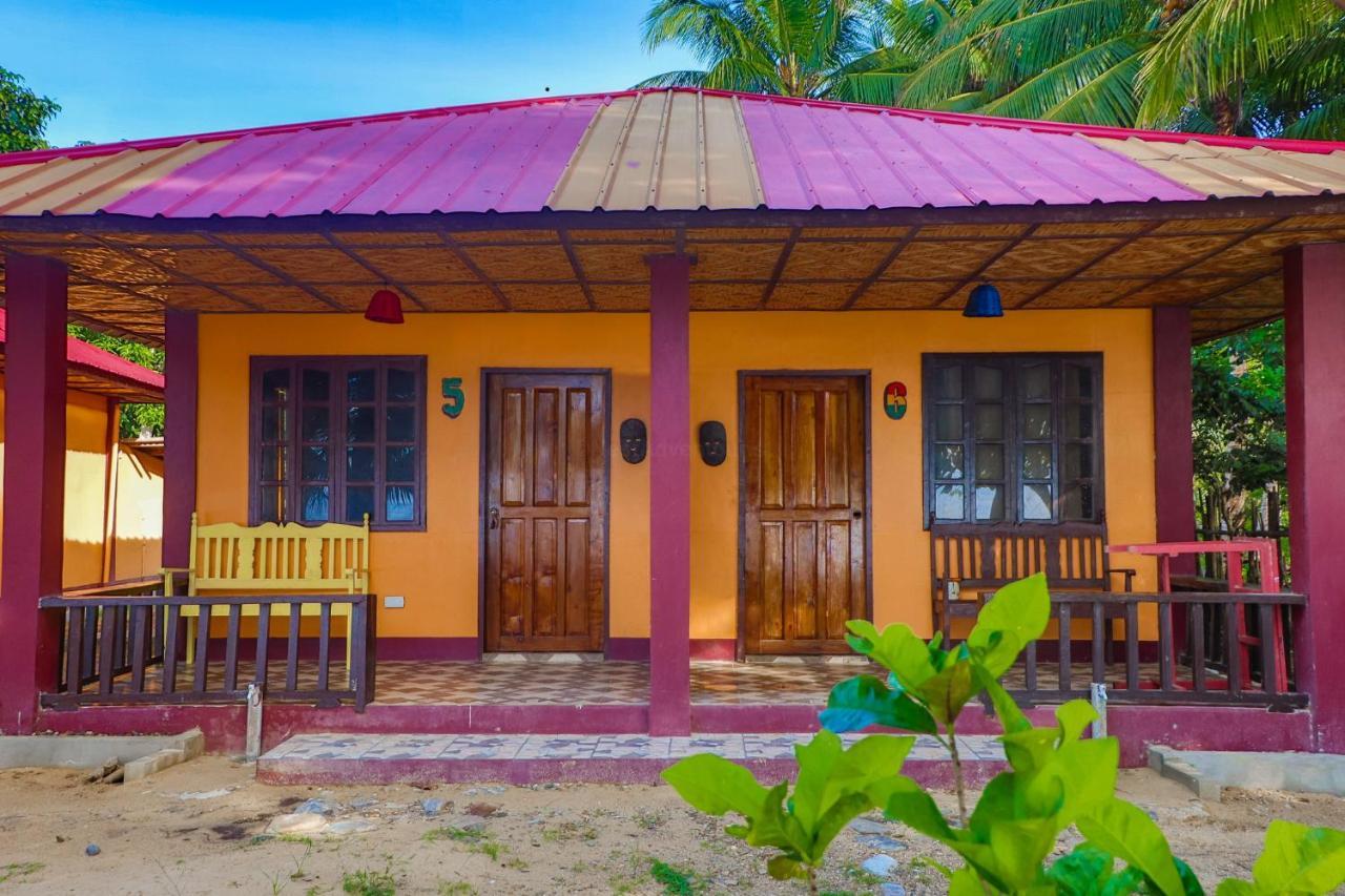 Mecaja Beach House Roxas  Eksteriør billede